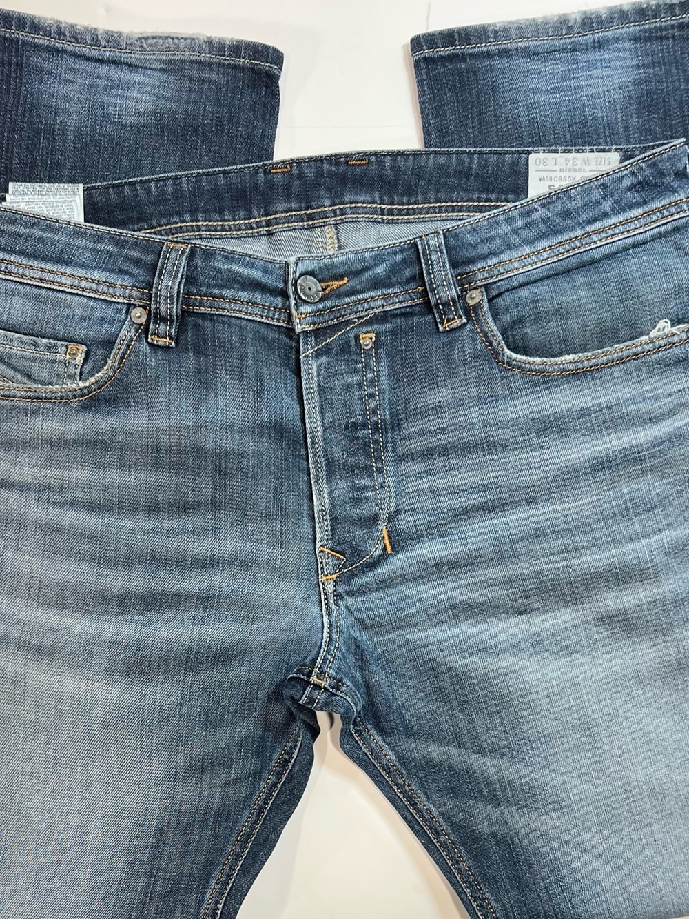 Diesel Vintage Straight Men's Jeans in Blue Wash Size W36 L 30 Price $55